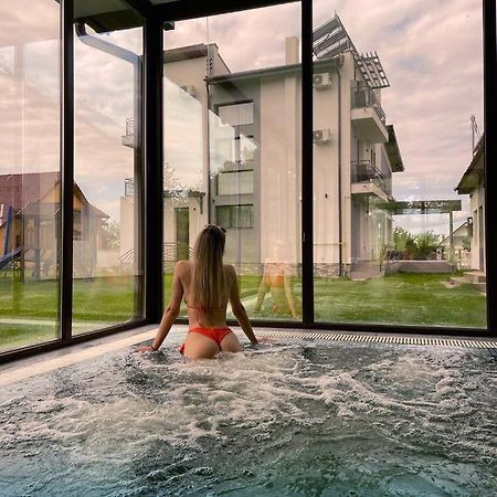 Pensiunea Casa Hortopan Târgu Jiu Exteriör bild