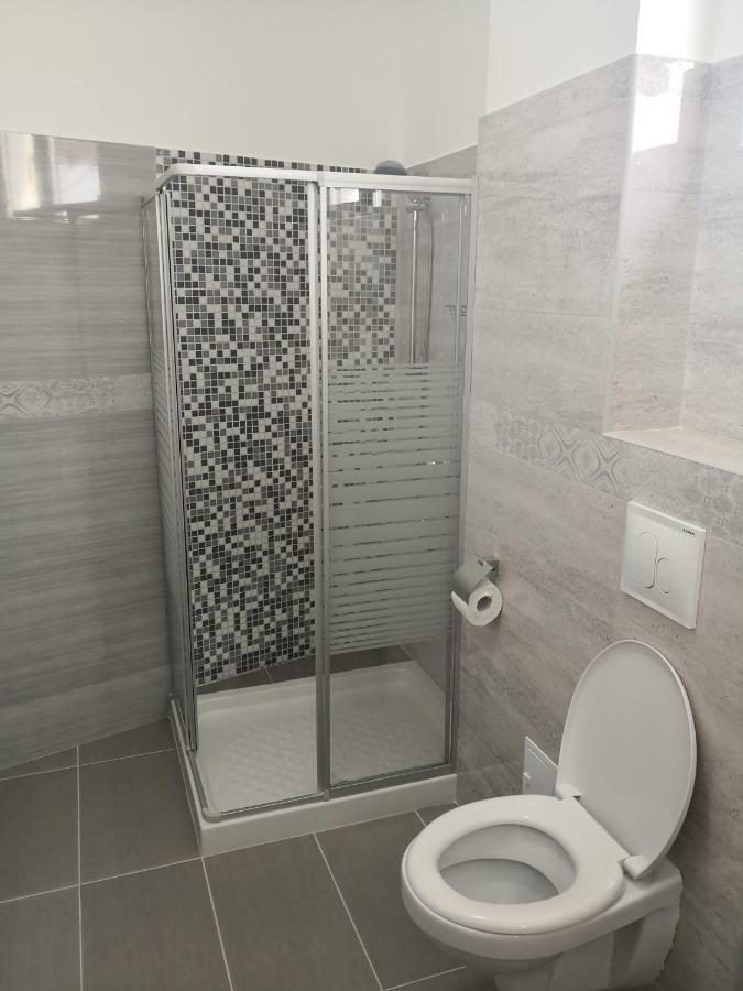 Pensiunea Casa Hortopan Târgu Jiu Exteriör bild