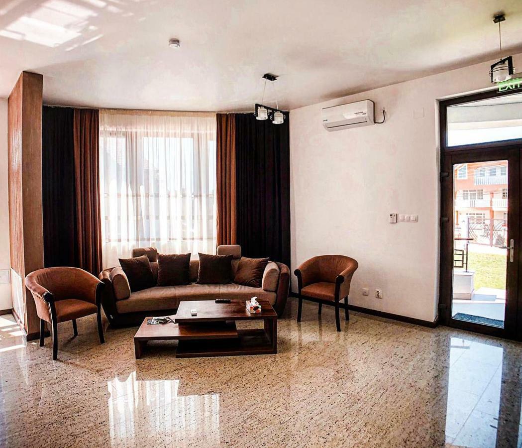 Pensiunea Casa Hortopan Târgu Jiu Exteriör bild