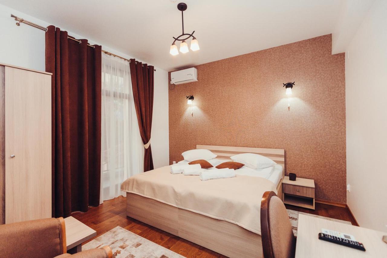 Pensiunea Casa Hortopan Târgu Jiu Exteriör bild