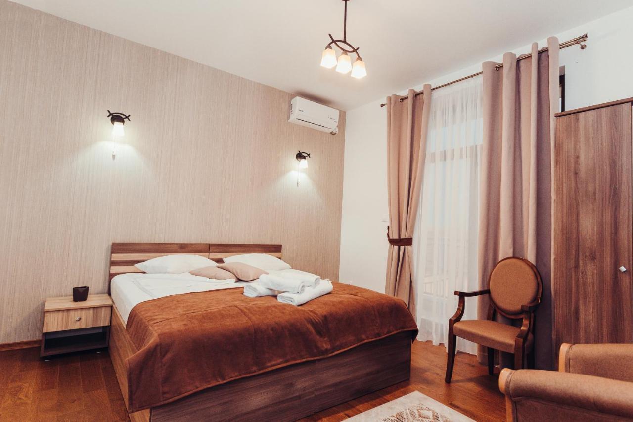 Pensiunea Casa Hortopan Târgu Jiu Exteriör bild