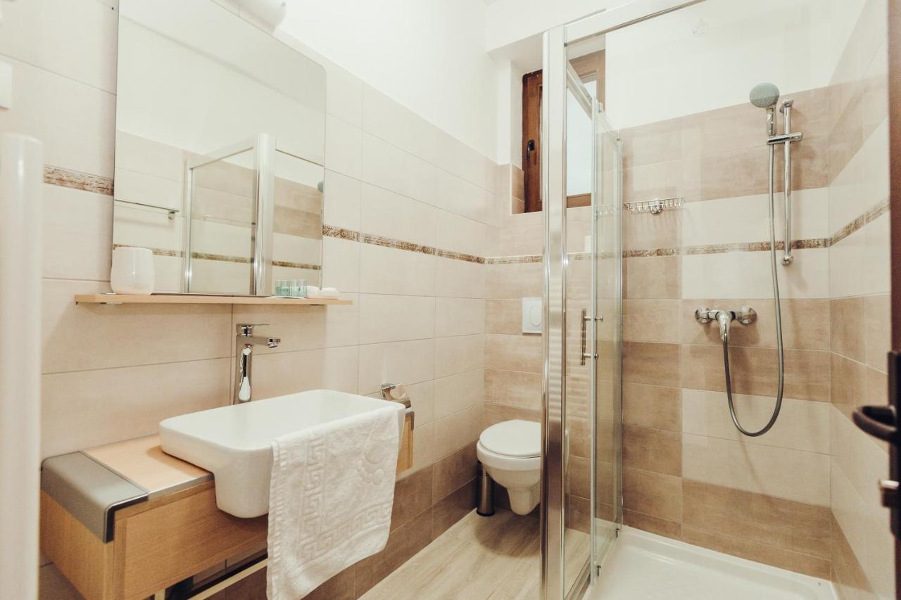 Pensiunea Casa Hortopan Târgu Jiu Exteriör bild