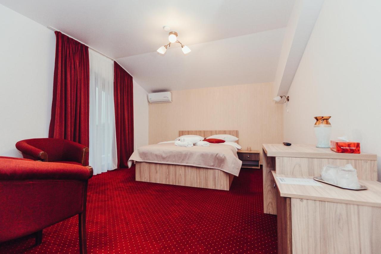 Pensiunea Casa Hortopan Târgu Jiu Exteriör bild