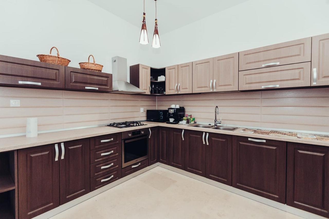 Pensiunea Casa Hortopan Târgu Jiu Exteriör bild