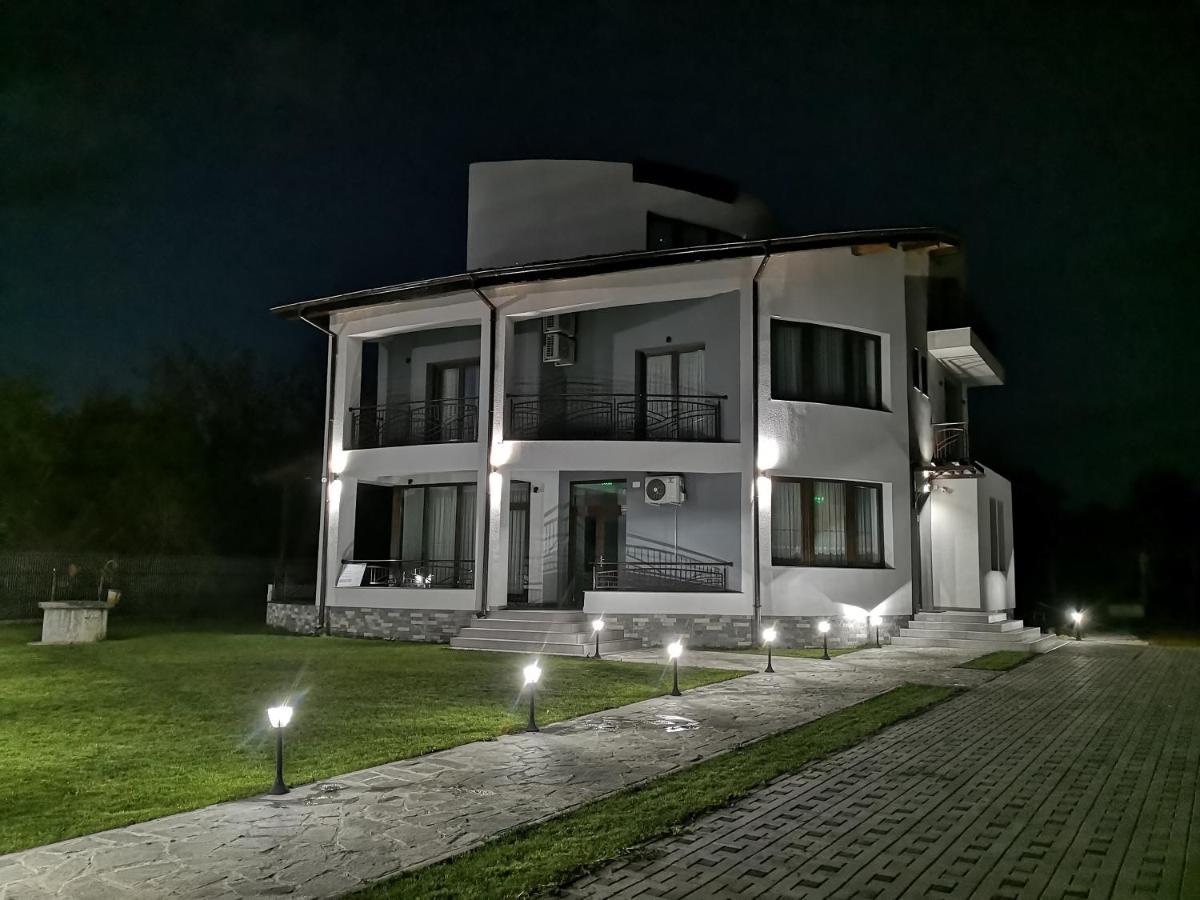 Pensiunea Casa Hortopan Târgu Jiu Exteriör bild
